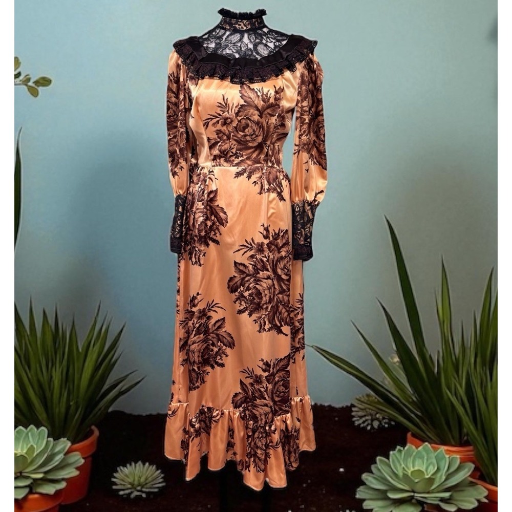 Vtg Joy Stevens Gothic Inspired Floral Satin W/ Lace Mock Neck‎ Cuff Sleeves